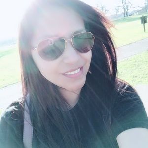 Meet your Posher, Luz